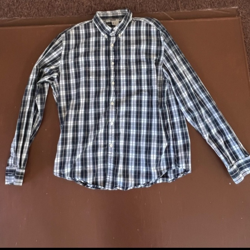 J.Crew plaid button down long sleeved shirt. Men’s XL